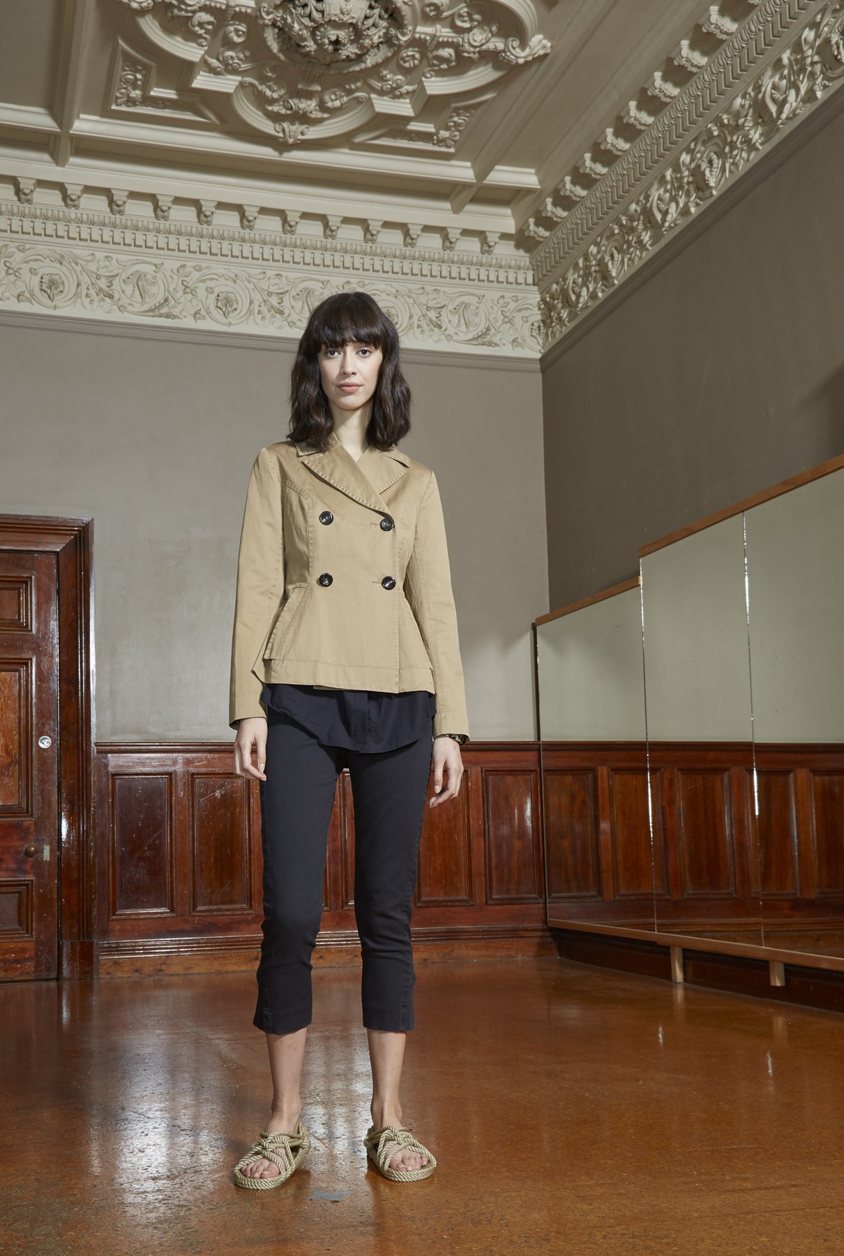 belle jacket/sand
high noon shirt/black
ankle grazer pant/french navy with black