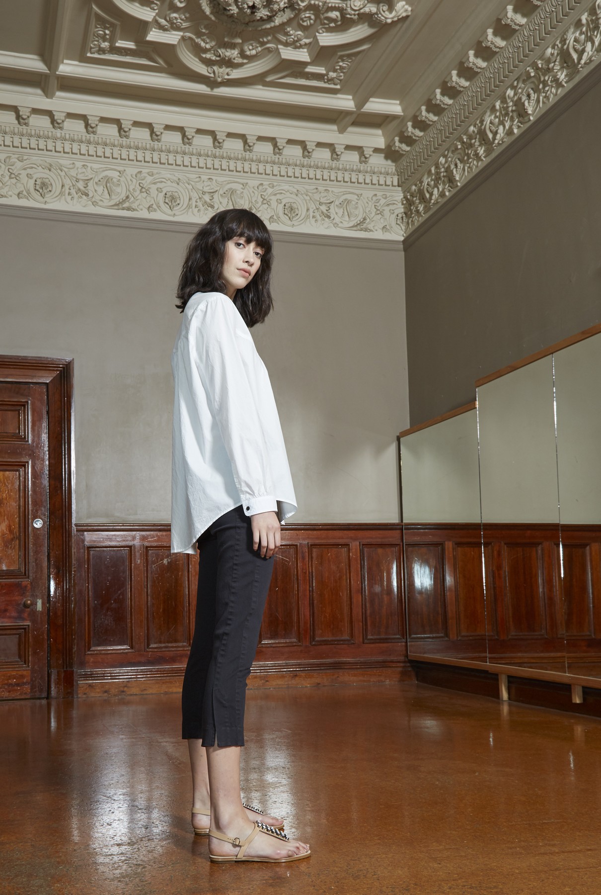 high noon shirt/white
ankle grazer pant/french navy with black